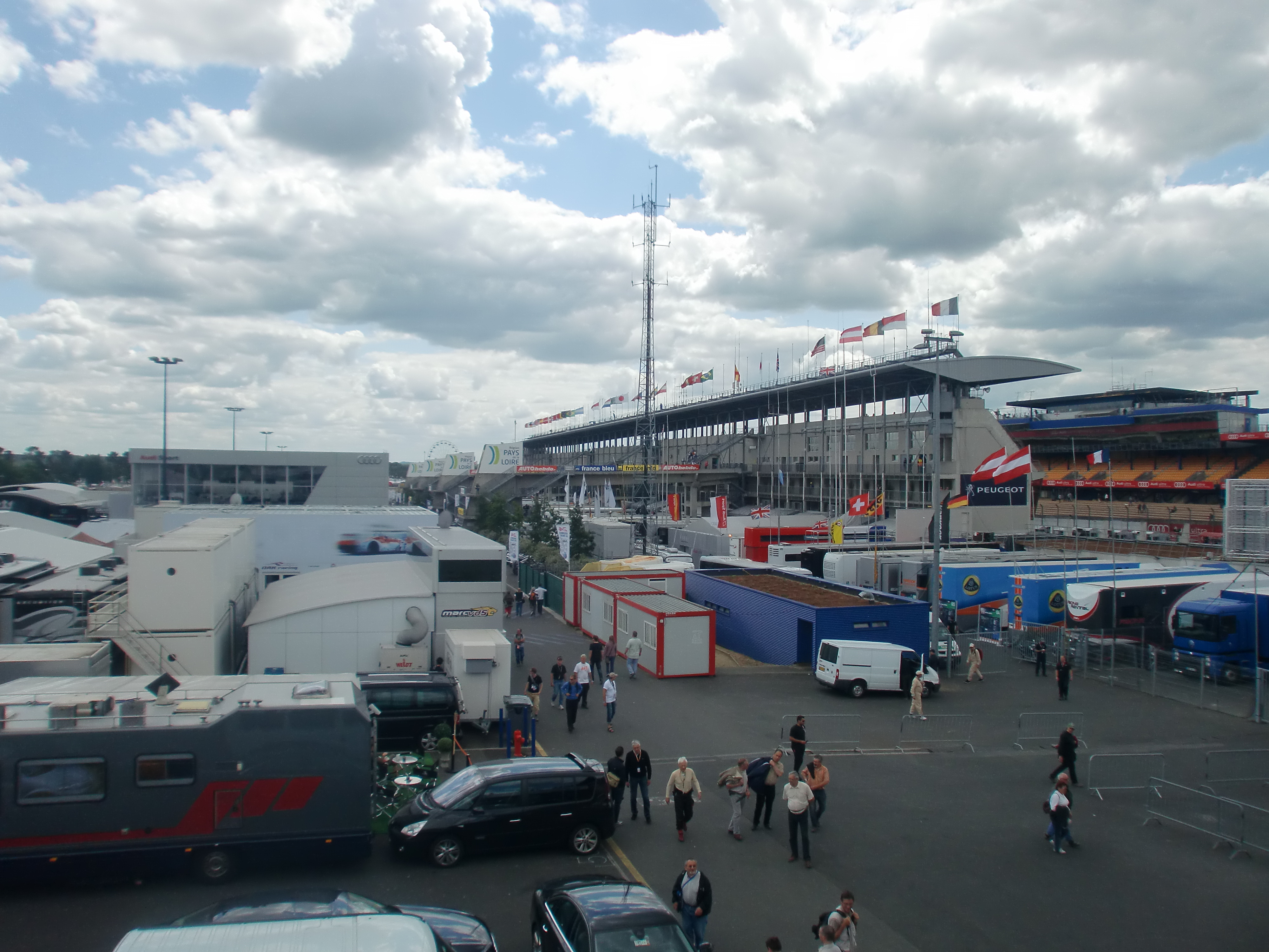 https://www.mos-eisley.dk/media/FamilieBilleder/2011/Le%20Mans%2008-06-2011%20til%2013-06-2011///CIMG1407.JPG