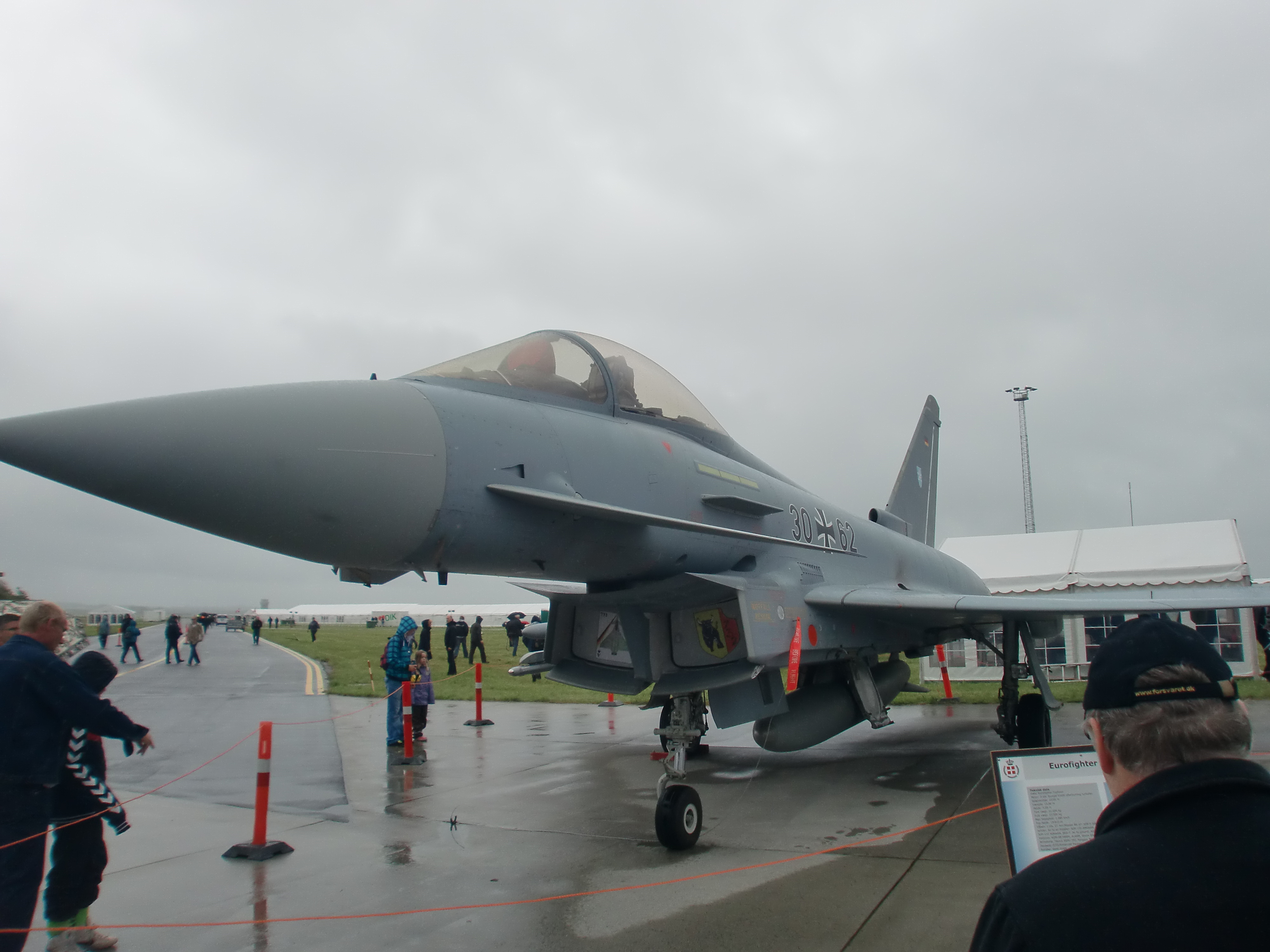 https://www.mos-eisley.dk/media/FamilieBilleder/2012/AirShow%202012%2010-06-2012/CIMG2829.JPG