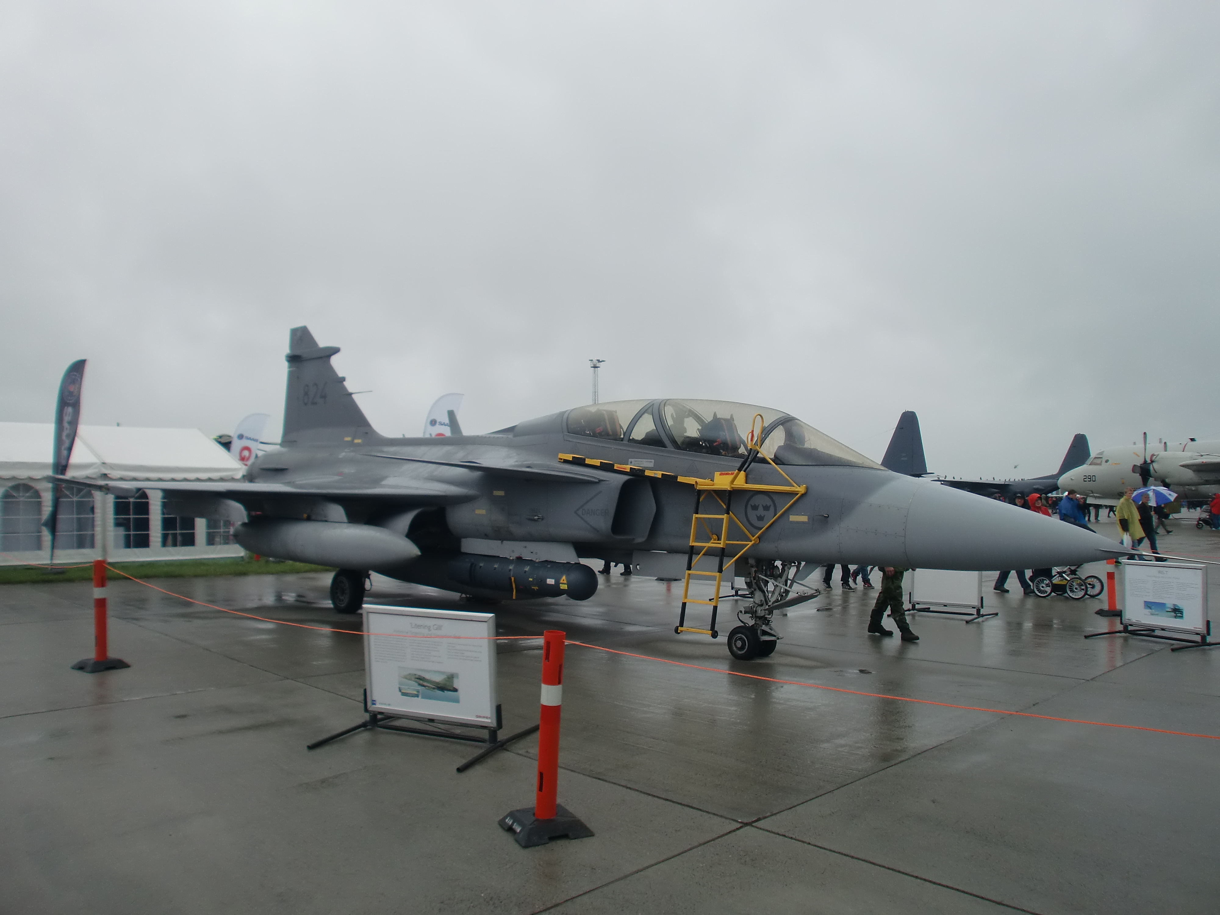 https://www.mos-eisley.dk/media/FamilieBilleder/2012/AirShow%202012%2010-06-2012/CIMG2830.JPG
