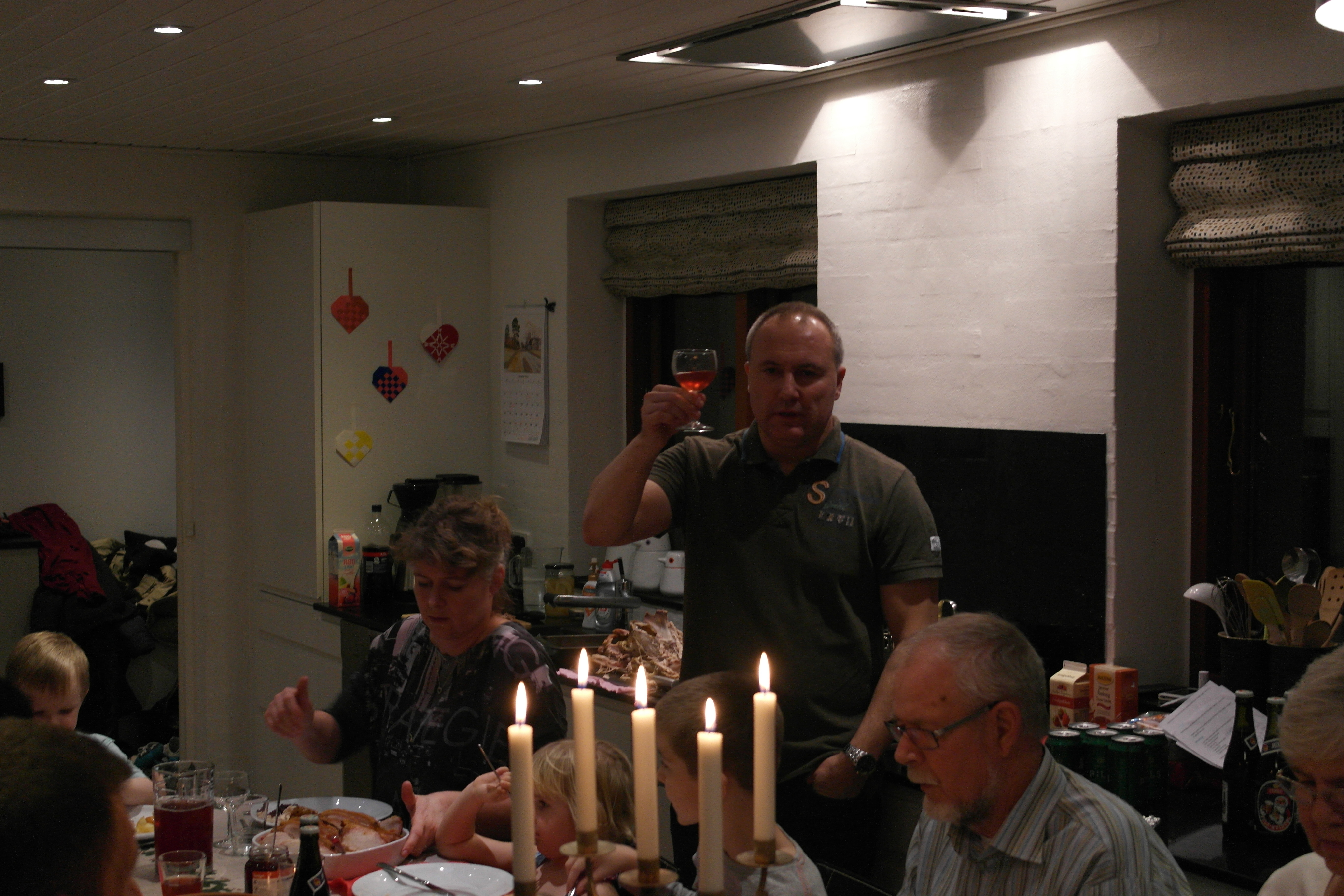 https://www.mos-eisley.dk/media/FamilieBilleder/2013/Juleaften%2024-12-2013/SAM_0070.JPG