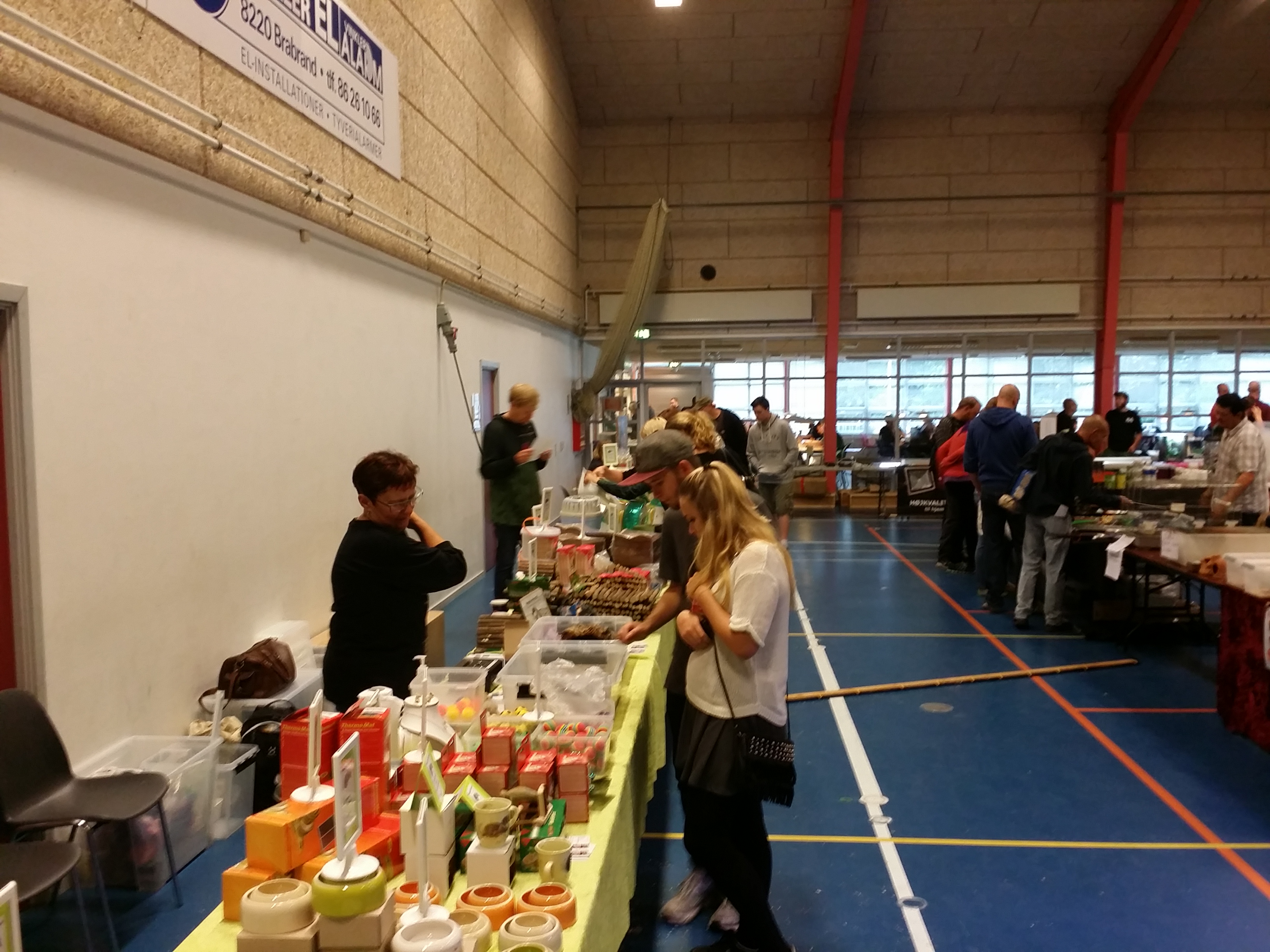 https://www.mos-eisley.dk/media/FamilieBilleder/2014/Krybdyrsmesse%20Aarhus%2030-08-3014/20140830_132325.jpg