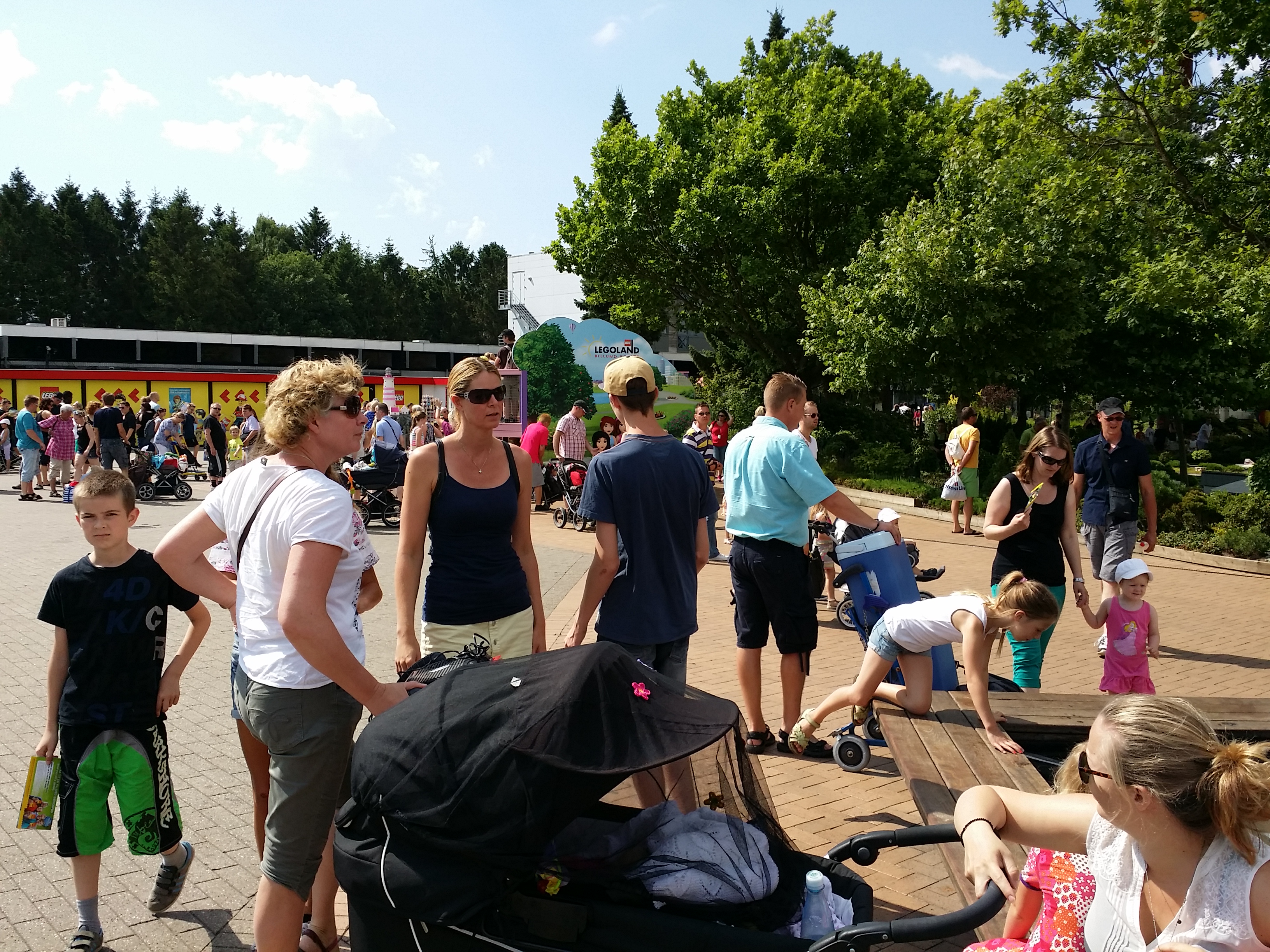 https://www.mos-eisley.dk/media/FamilieBilleder/2014/Legoland%2010-06-2014/20140710_112231.jpg