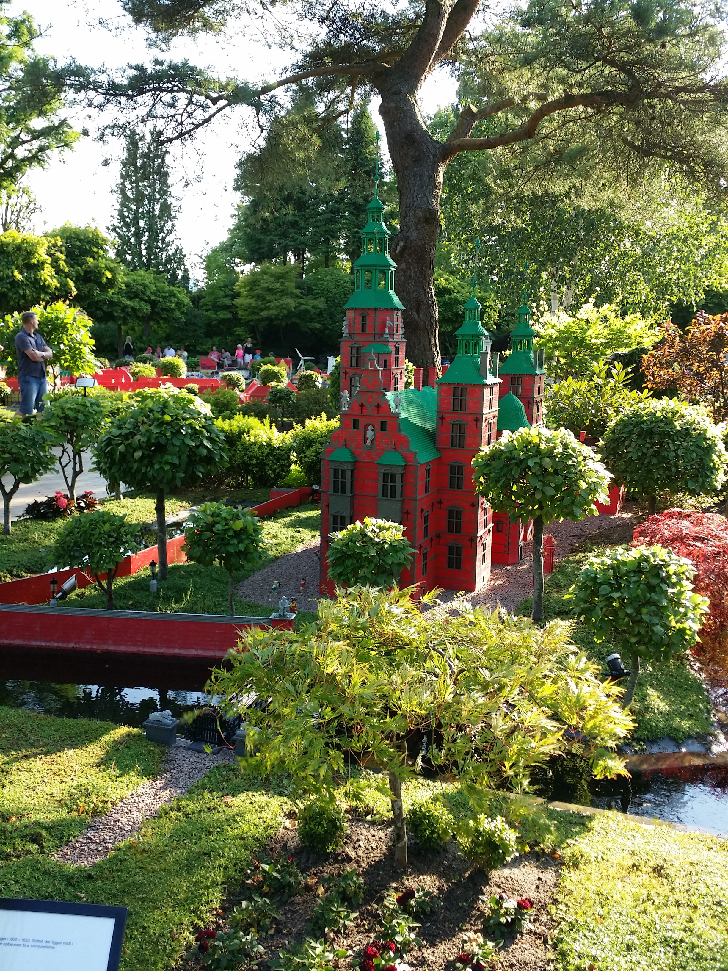 https://www.mos-eisley.dk/media/FamilieBilleder/2014/Legoland%2010-06-2014/20140710_184500.jpg