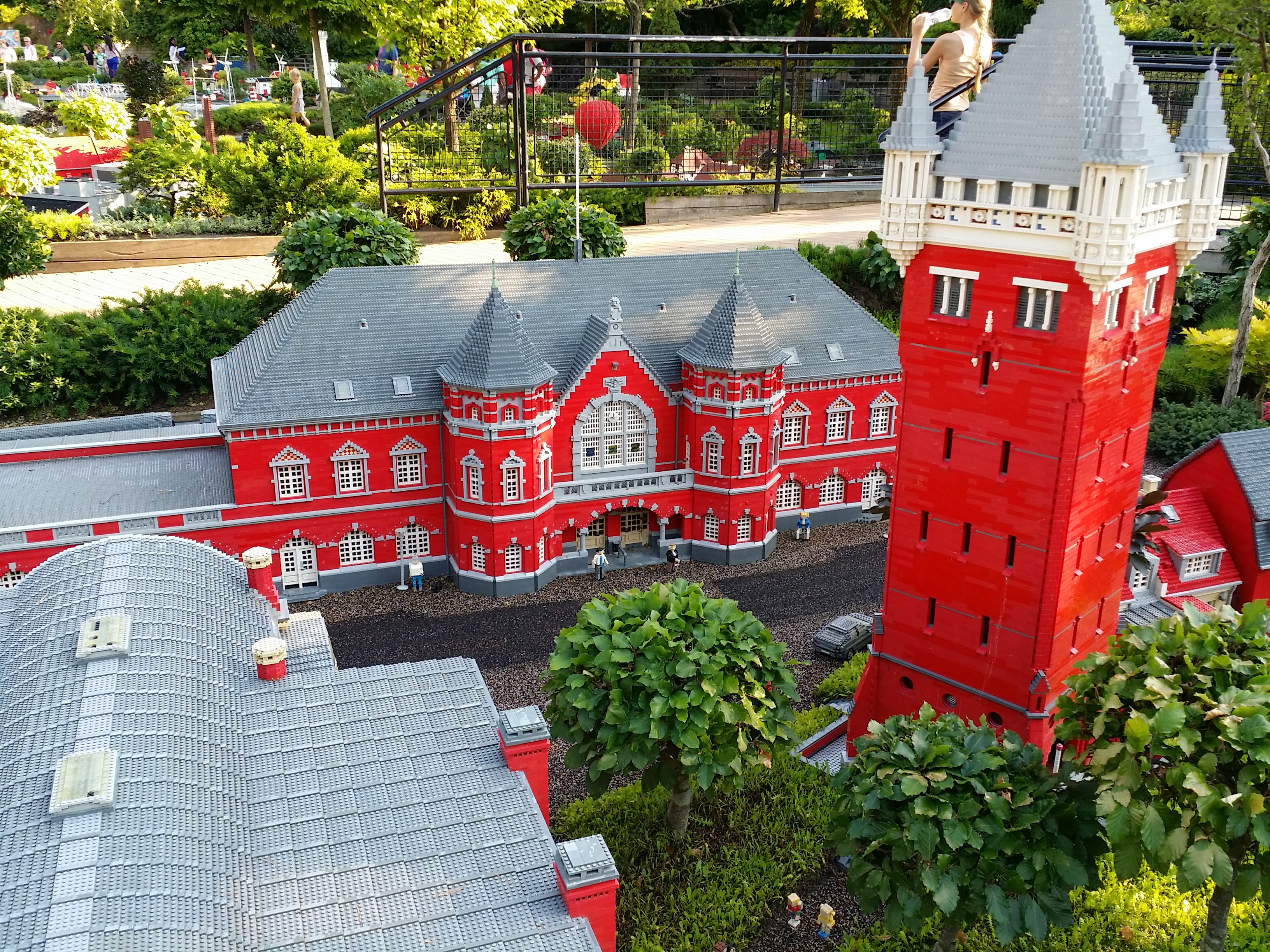 https://www.mos-eisley.dk/media/FamilieBilleder/2014/Legoland%2010-06-2014/20140710_185934.jpg