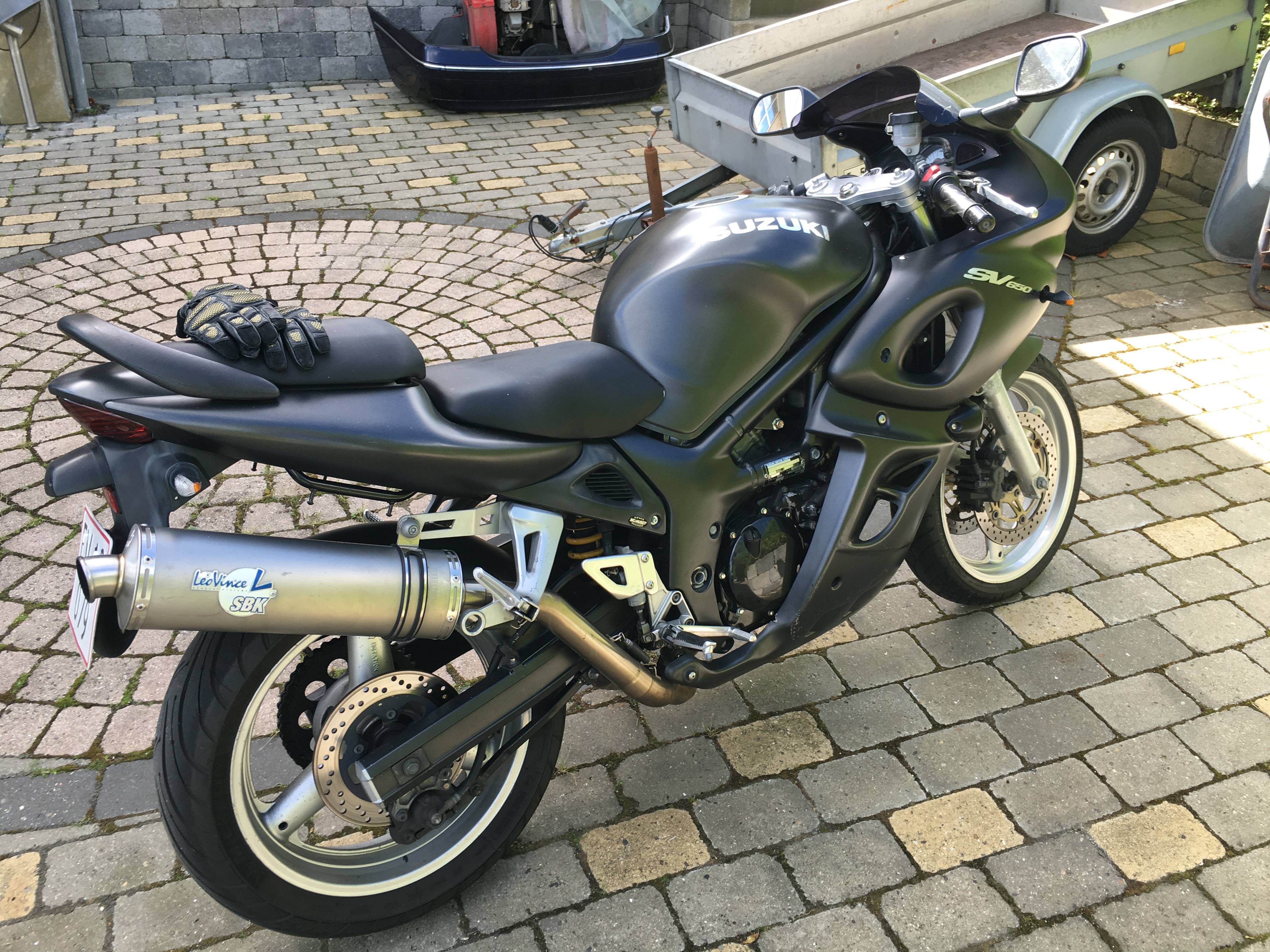 https://www.mos-eisley.dk/media/FamilieBilleder/2016/Ny%20Motorcykel%20Suzuki%20SV650s%2010-06-2016/IMG_3401.jpg