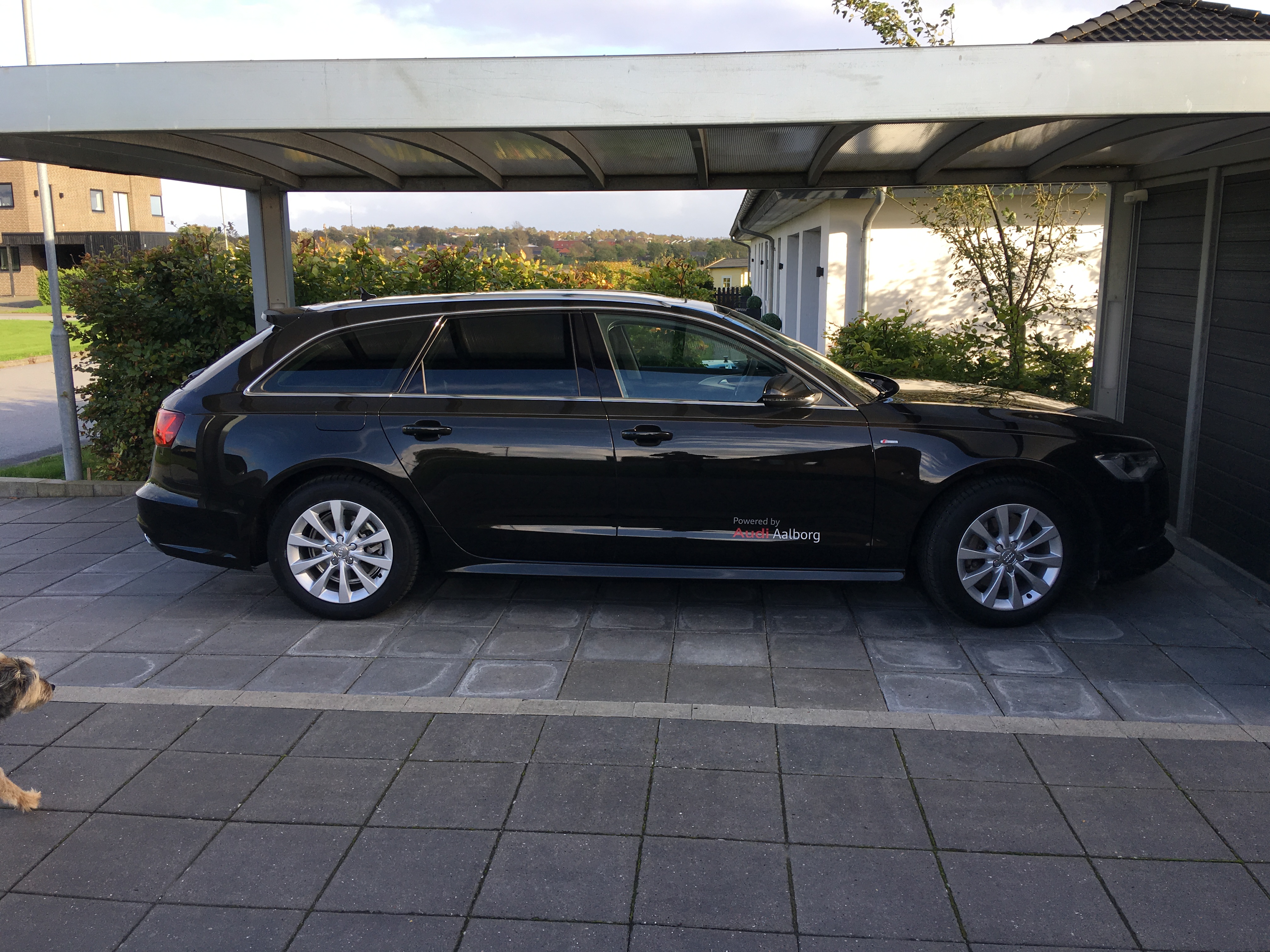 https://www.mos-eisley.dk/media/FamilieBilleder/2017/Ny%20Audi%20A6%20Avant%2003-10-2017/Image-1.jpeg