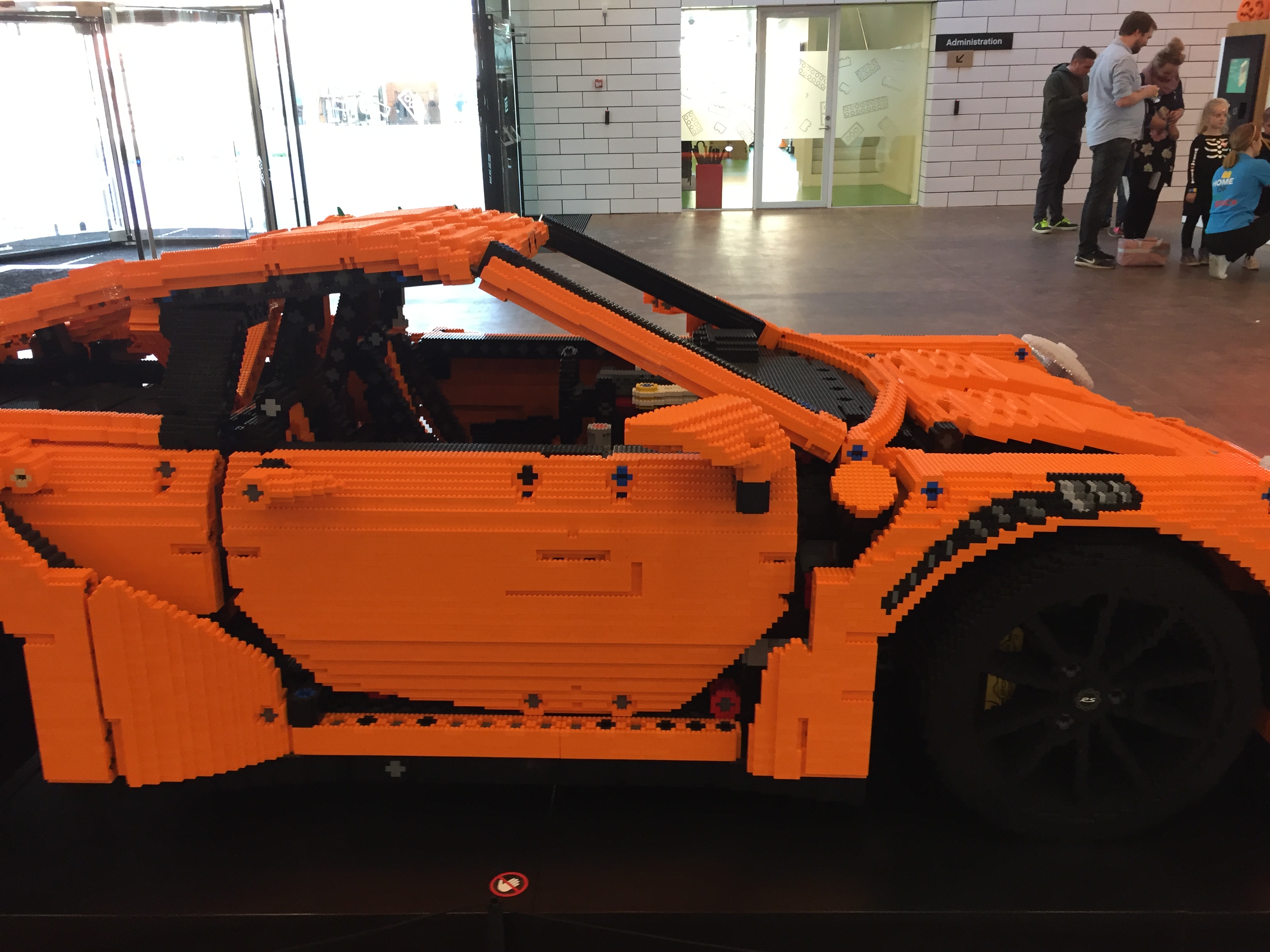 https://www.mos-eisley.dk/media/FamilieBilleder/2018/Efteraarsferie%202018/Lego%20House%2015-10-2018/IMG_4694.jpg