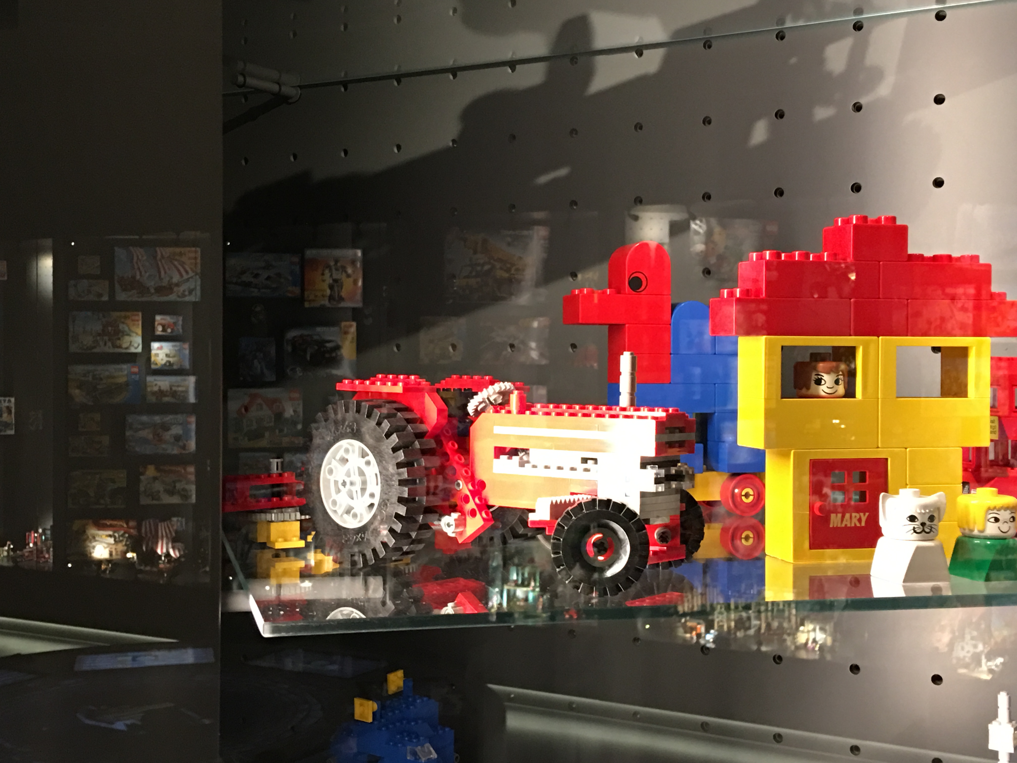 https://www.mos-eisley.dk/media/FamilieBilleder/2018/Efteraarsferie%202018/Lego%20House%2015-10-2018/IMG_6534.jpg